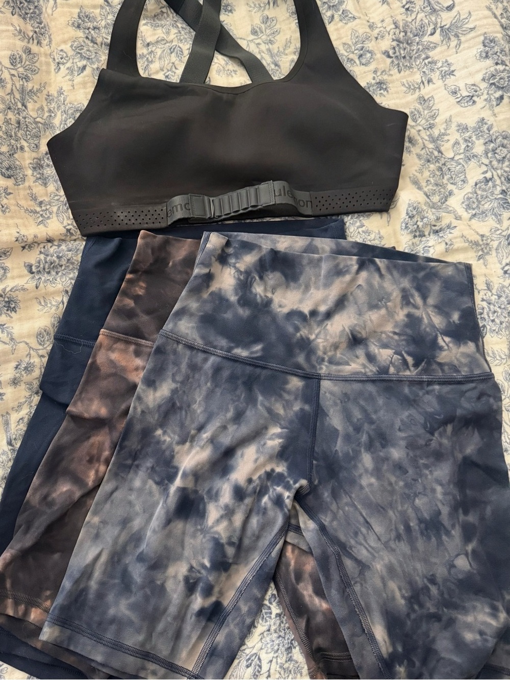 Lululemon Biker Shorts + Sports Bra Bundle – Size 6 / Small - Picture 2 of 12